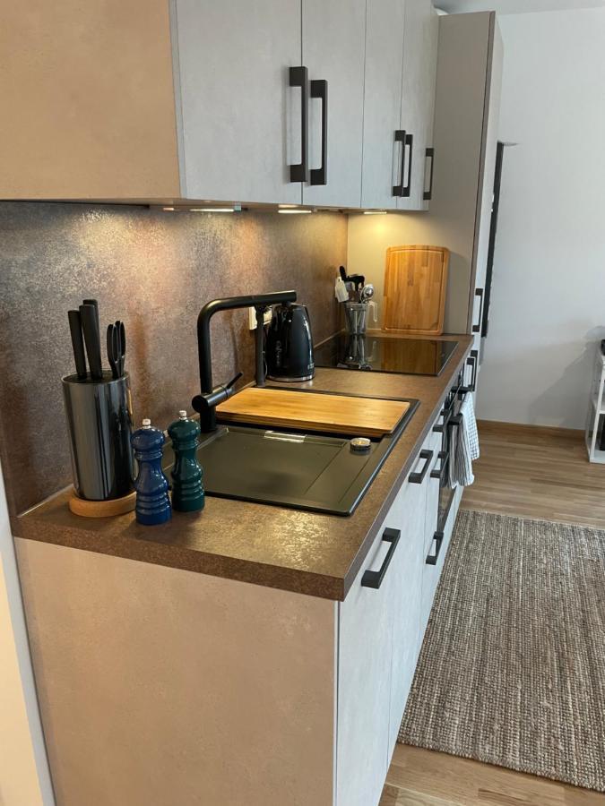 Traumhaft Helle Wohnung Mit Sonnenterrasse فورمز المظهر الخارجي الصورة