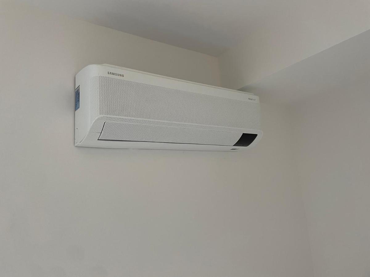 Traumhaft Helle Wohnung Mit Sonnenterrasse فورمز المظهر الخارجي الصورة